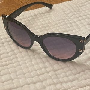 VALENTINO WOMENS SUNGLASSES